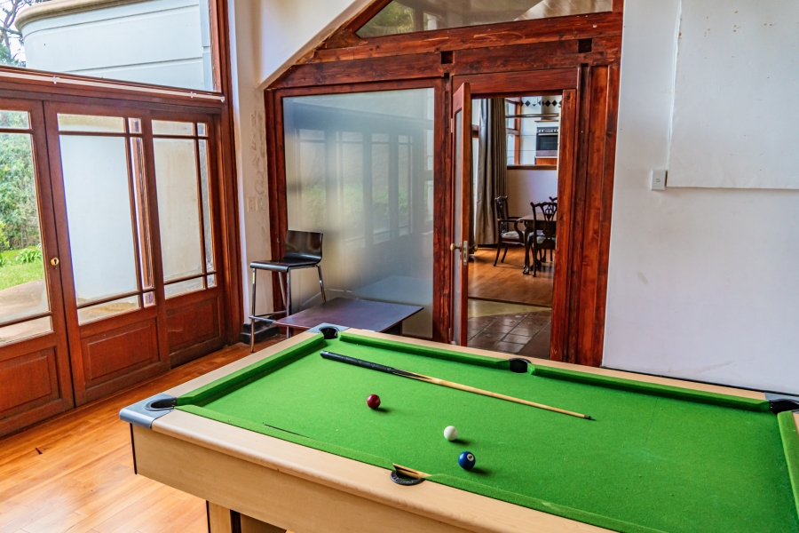 10 Bedroom Property for Sale in Bishopscourt Western Cape